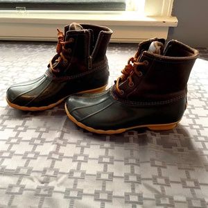 WOMEN'S SALTWATER DUCK BOOT IN TAN/DARK BROWN